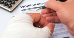 מחפשים פיצויים על פציעות במקום עבודה_ סמכו על המומחיות של עורך הדין שלנו לתאונות עבודה